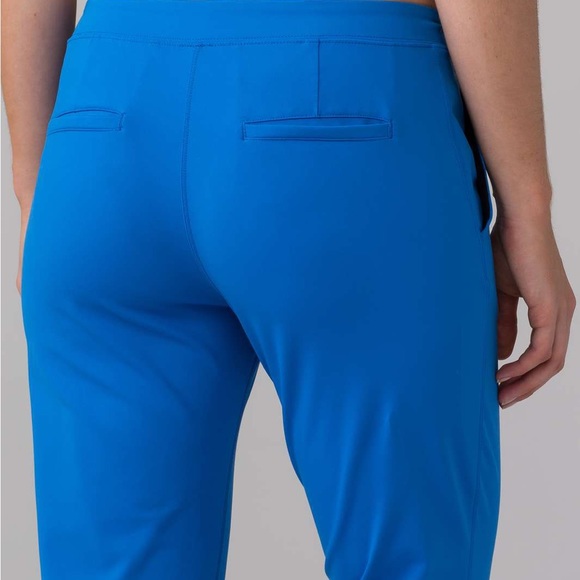 Lululemon Jet Crop Slim - Luxtreme Size 4 - Picture 2 of 6